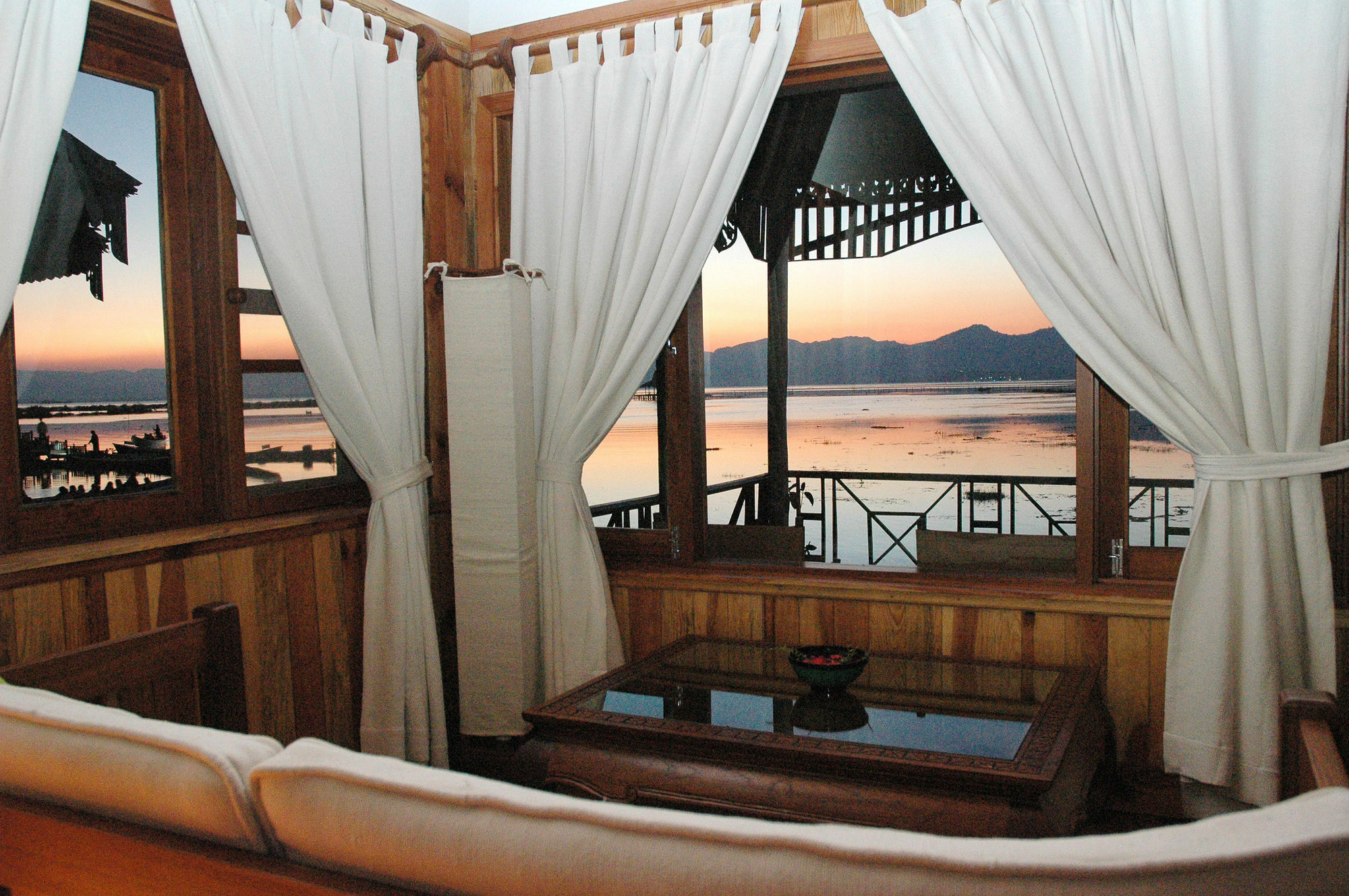 Myanmar Treasure Resorts Inle Inle Lake Exterior photo